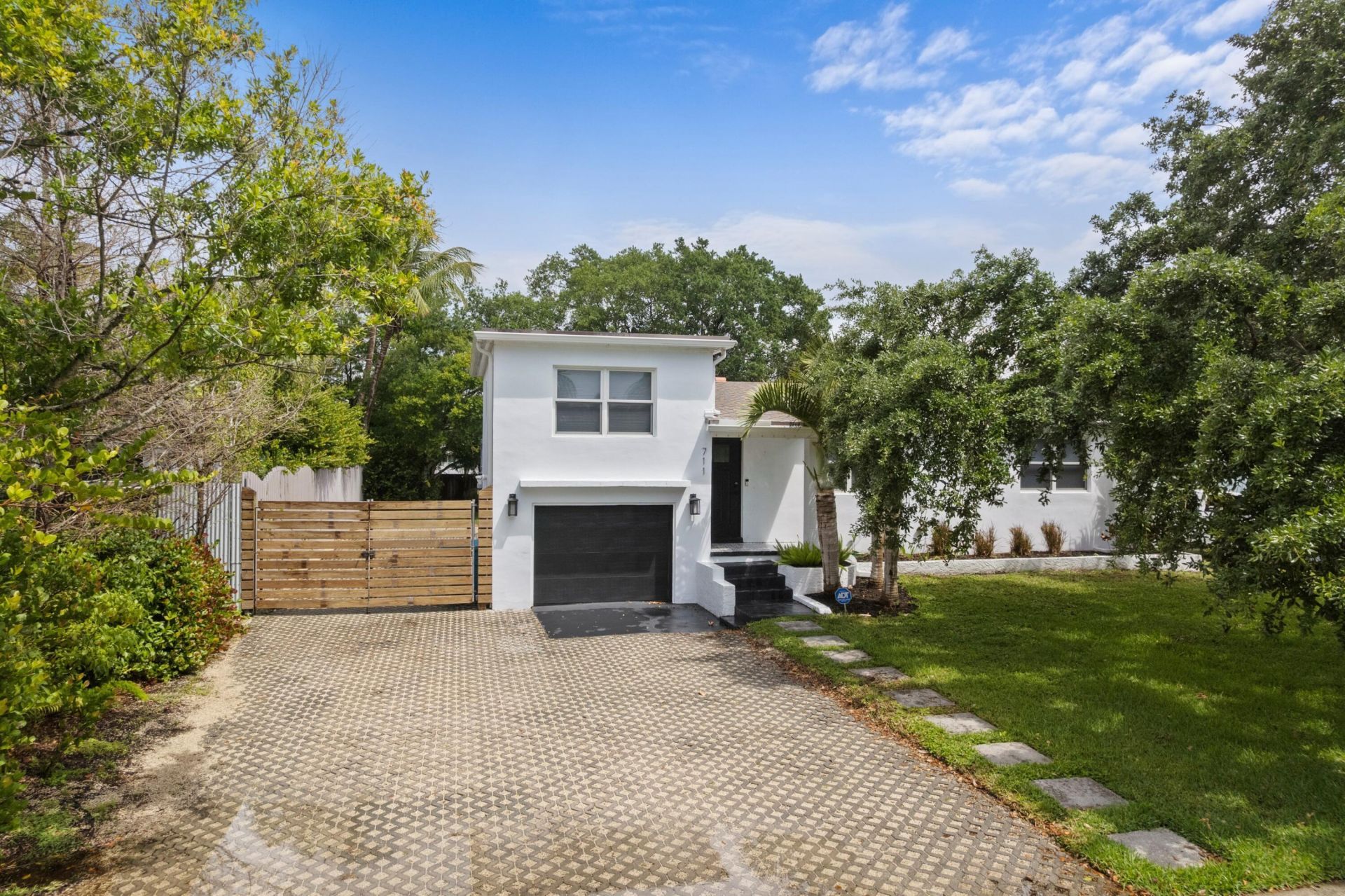 711 NE 8th Avenue, Boynton Beach, FL 33435 Photo