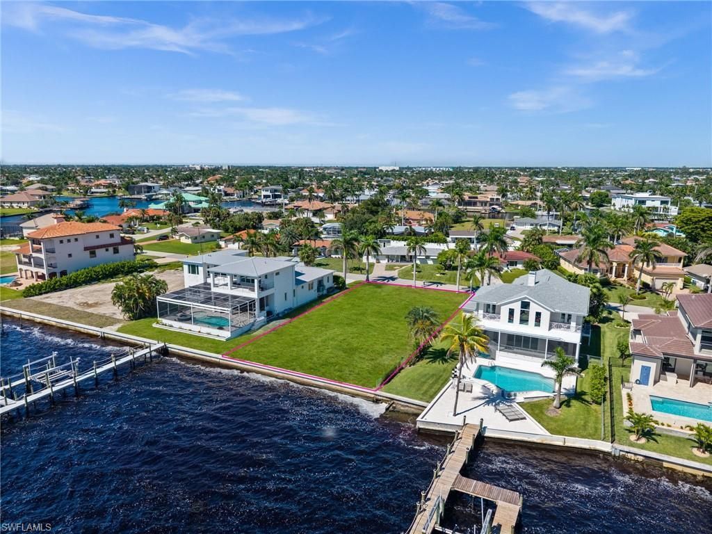 1020 Dolphin Dr, Cape Coral, FL 33904 Photo