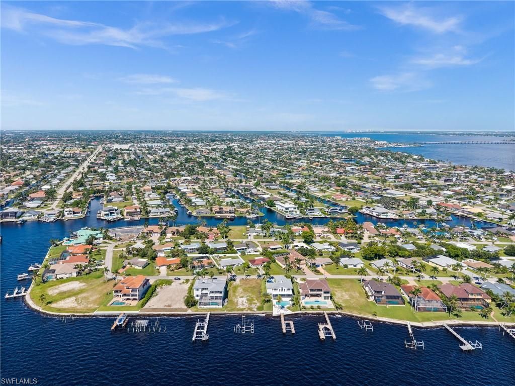 1020 Dolphin Dr, Cape Coral, FL 33904 Photo