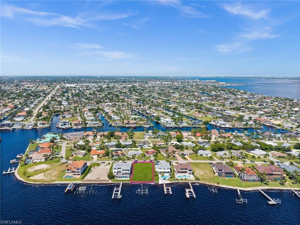 1020 Dolphin Dr, Cape Coral, FL 33904 Photo