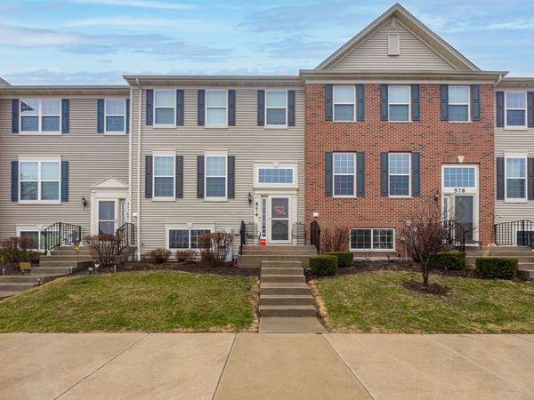 574 CANNONBALL Drive , Grayslake, IL 60030