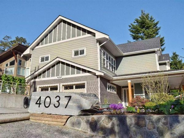 4037 Nelthorpe St , Saanich, BC V8X 2A2
