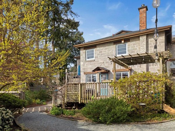 5165 Cordova Bay Rd , Saanich, BC V8Y 2K7