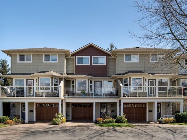 531 Heatherdale Lane , Saanich, BC V8Z 0A4