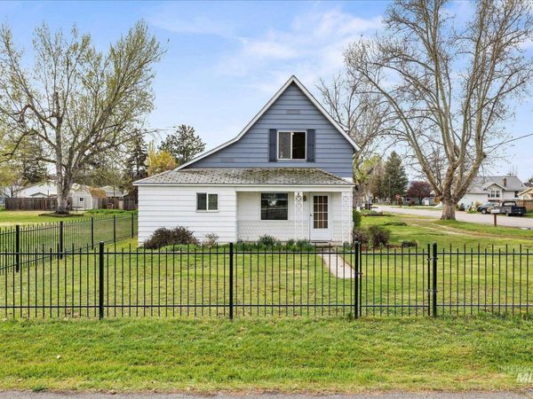 203 E 5th St, Emmett, ID 83714