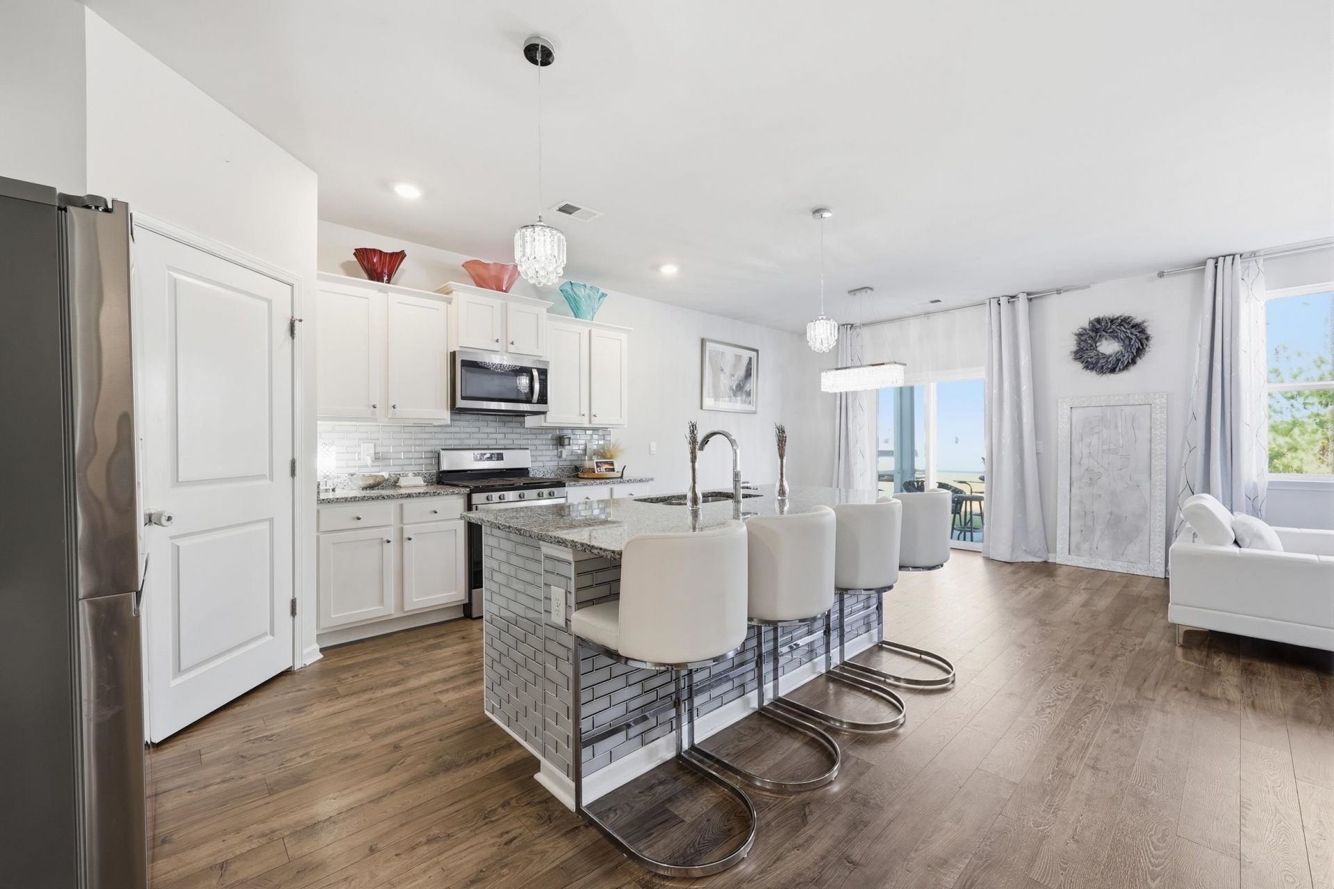 512 Latigo Way Photo 5