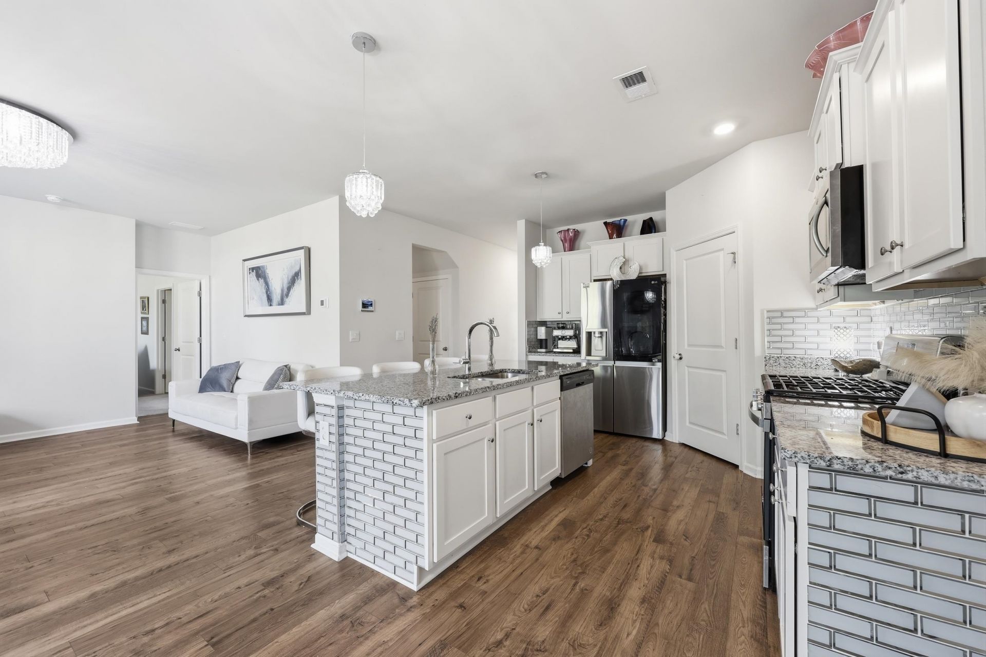 512 Latigo Way Photo 8