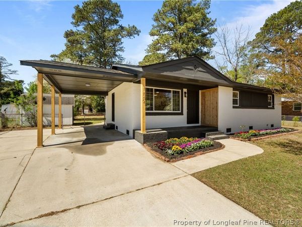 1854 Camelot Drive, Fayetteville, NC 28304