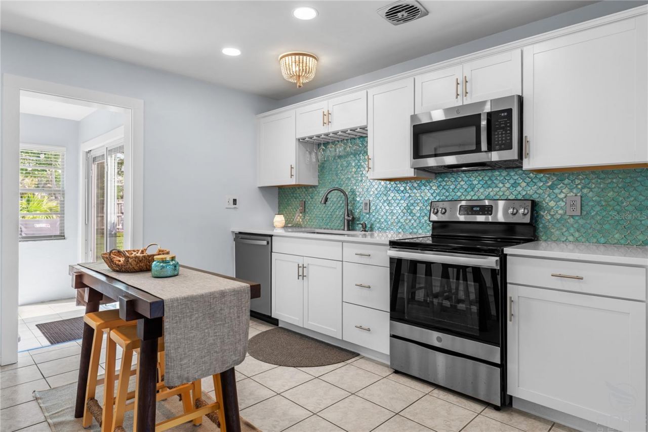 702 Ocean Avenue , New Smyrna Beach, FL 32169 Photo