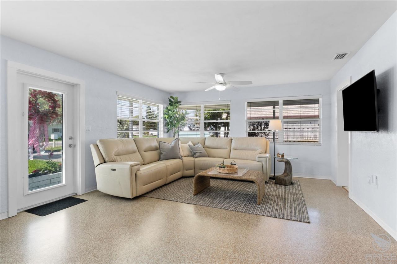 702 Ocean Avenue , New Smyrna Beach, FL 32169 Photo