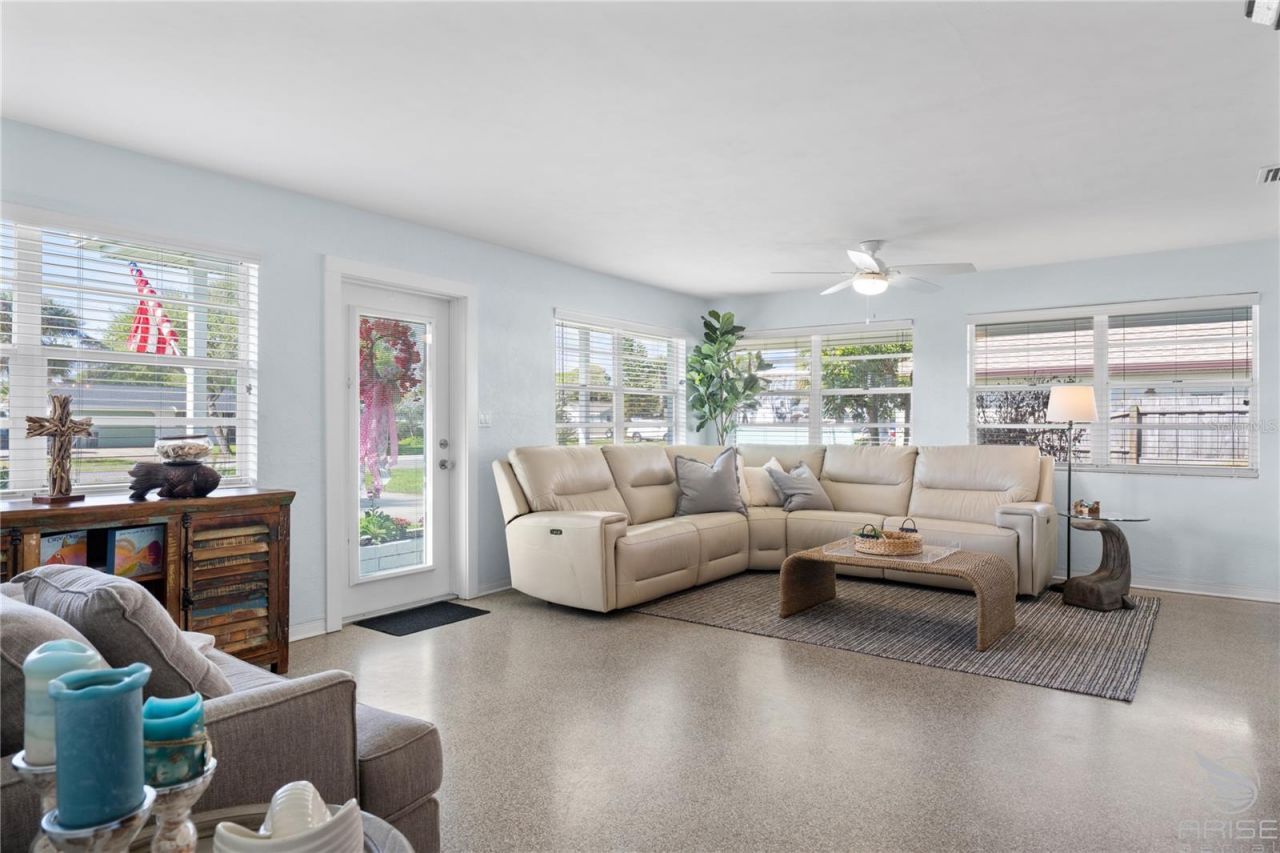 702 Ocean Avenue , New Smyrna Beach, FL 32169 Photo