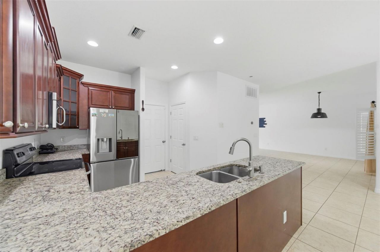 4118 Woodacre Lane , Tampa, FL 33624 Photo