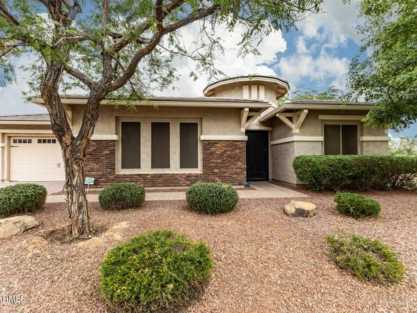 18456 W PARADISE Lane, Surprise, AZ 85388