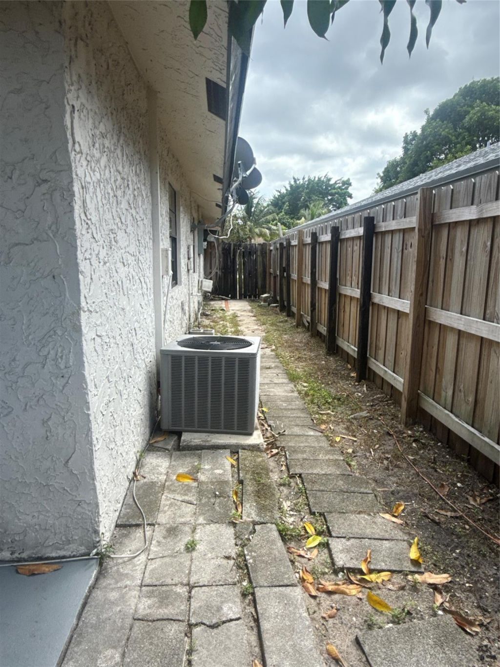 7427 SW 13th Street, North Lauderdale, FL 33068 Photo