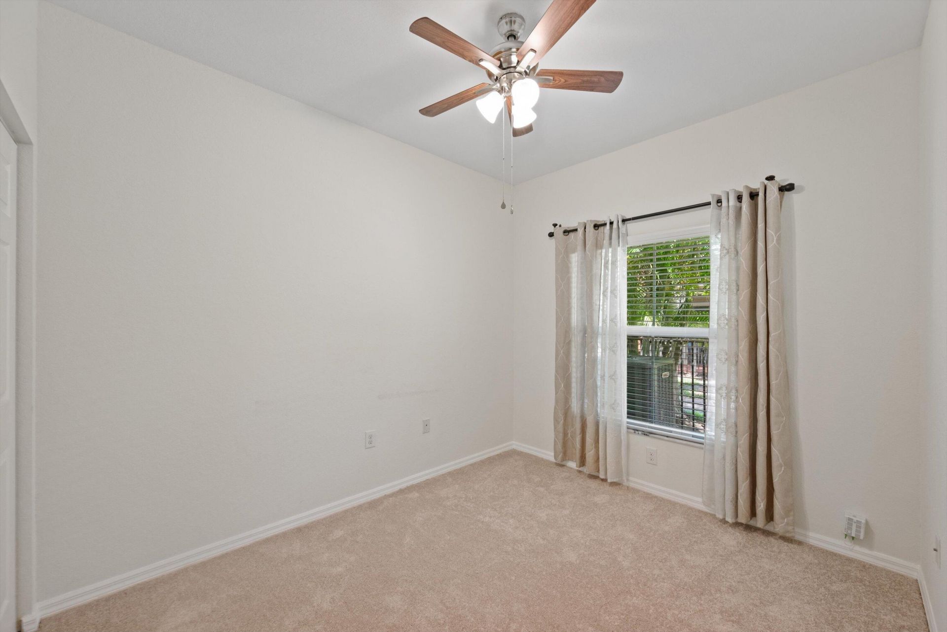 386 Lake Monterey Circle, Boynton Beach, FL 33426 Photo