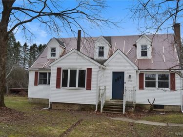 8764 West Avenue, Eden, NY 14057