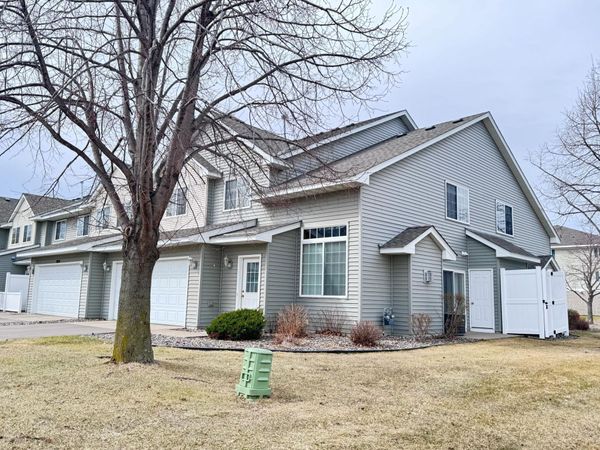 2452 Yellowstone Drive, Unit 124, Hastings, MN 55033