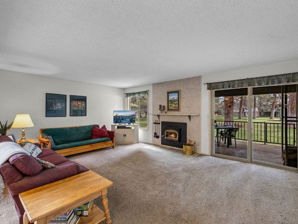 807 E Desperado Trail, Unit # 101, Sisters, OR 97759