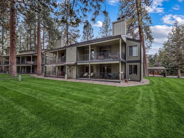 807 E Desperado Trail, Unit 101, Sisters, OR 97759