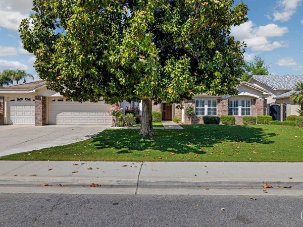10716 Rising Sun Drive, Bakersfield, CA 93312