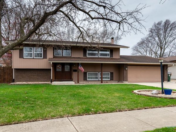 67 Kenilworth Avenue , Elk Grove Village, IL 60007