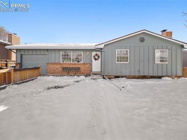 4605 S Sleepy Hollow Circle, Colorado Springs, CO 80917