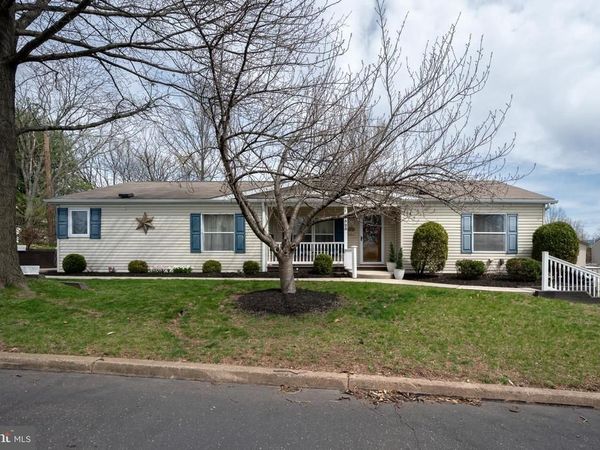 325 HIDDEN SPRINGS DRIVE , SOUDERTON, PA 18964