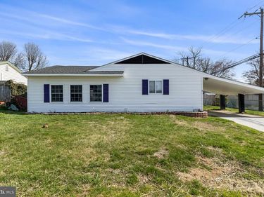 6 BLACK WALNUT ROAD, LEVITTOWN, PA 19057