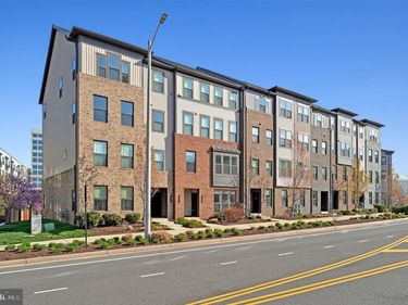 13270 WOODLAND PARK ROAD, Unit 3J, HERNDON, VA 20171