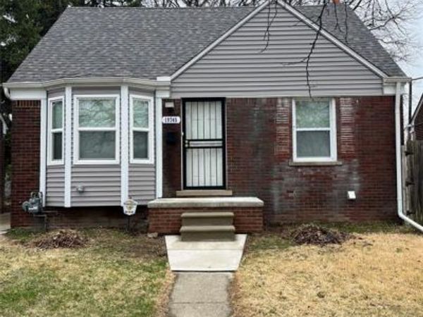 19745 Kelly Rd, Detroit, MI 48225