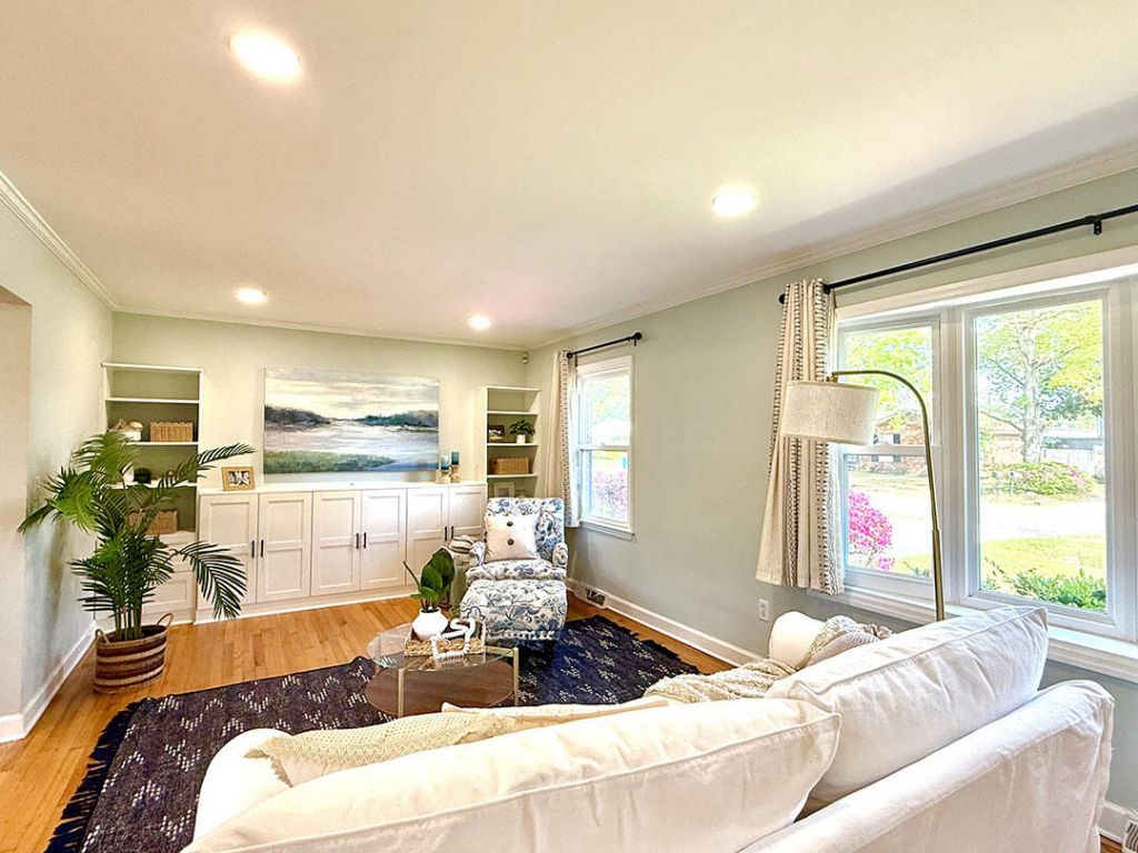 2235 N Dallerton Circle Photo 4