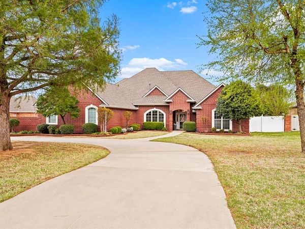 3608 Meadow Lane, Moore, OK 73160