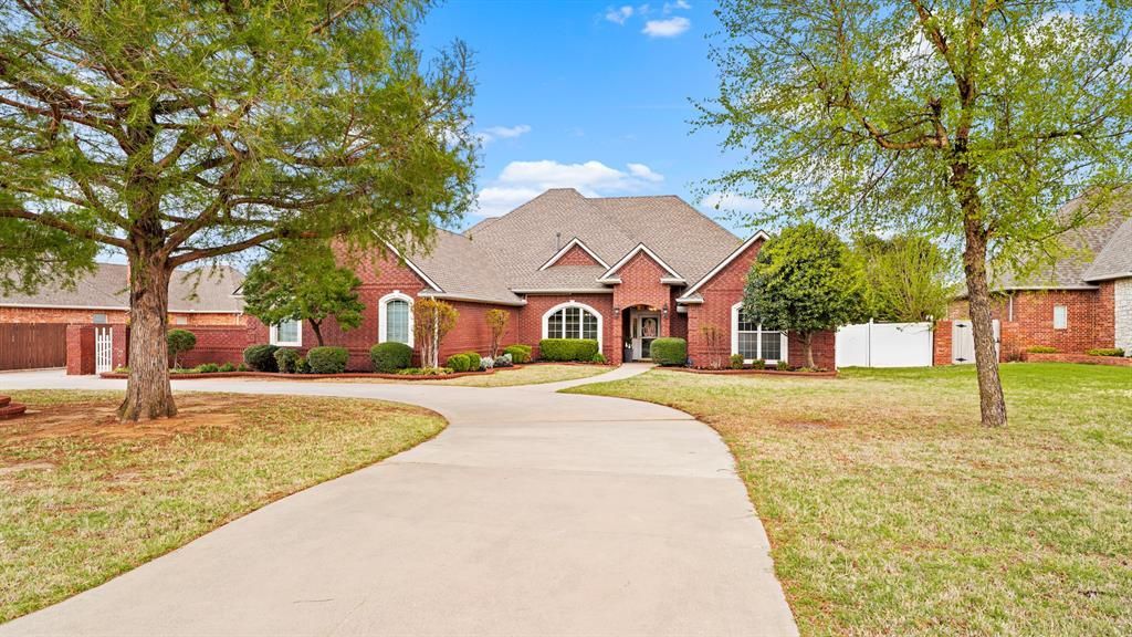 3608 Meadow Lane, Moore, OK 73160 Main Photo