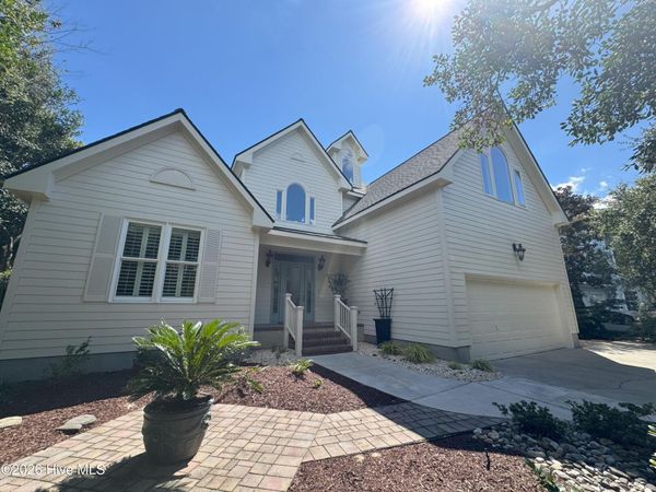 573 Coral Ridge Road, Pine Knoll Shores, NC 28512