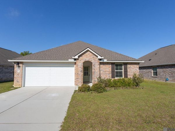 13035 Bayberry Ave, Walker, LA 70706