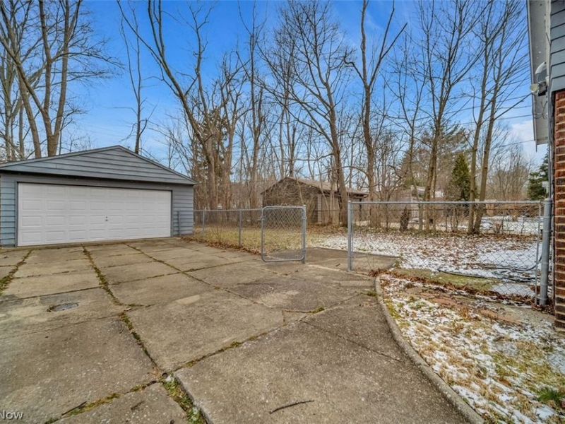 3327 Bradford Road, Cleveland Heights, OH 44118 Photo 5