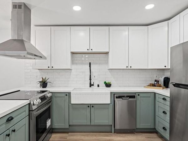 7833 Camino Huerta, San Diego, CA 92122