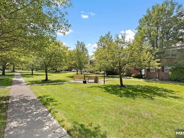 628 Grand Avenue C, LEONIA, NJ 07605