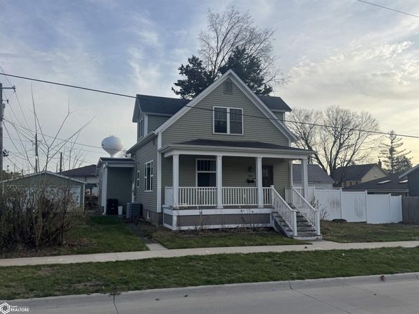 204 W Henry Street, Mount Pleasant, IA 52641