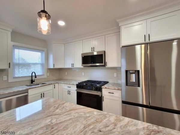 397 Lake Ave, Woodbridge, NJ 07067