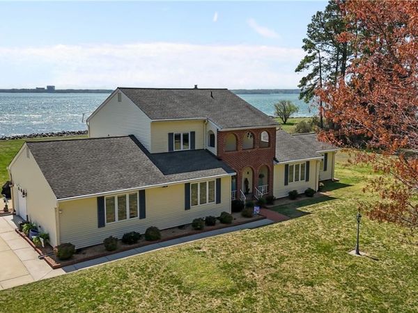 8560 Victory Hill Lane , Hayes, VA 23072