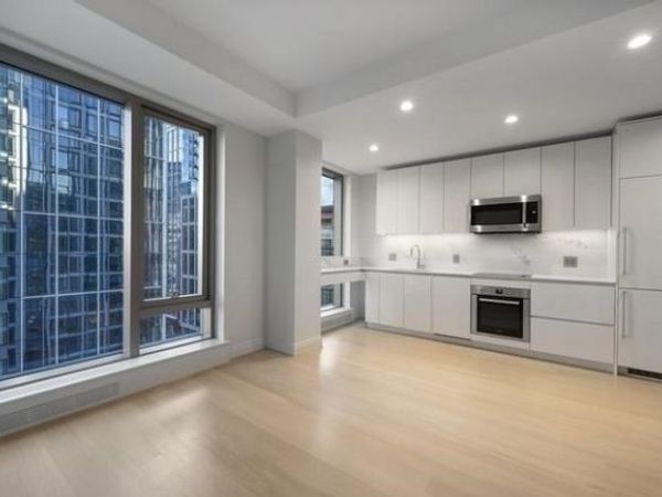 135 Seaport Blvd, Unit 1010, Boston, MA 02210