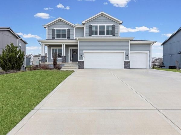 18910 Ocheltree Street, Spring Hill, KS 66083