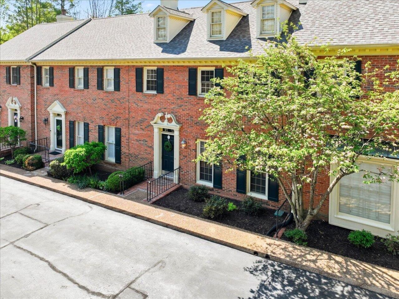 802 Signal Mountain Boulevard, Signal Mountain, TN 37377 Main Photo