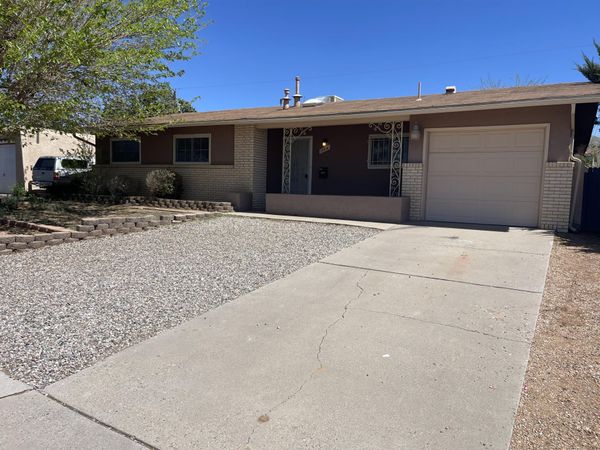 704 Tomasita Street NE, Albuquerque, NM 87123