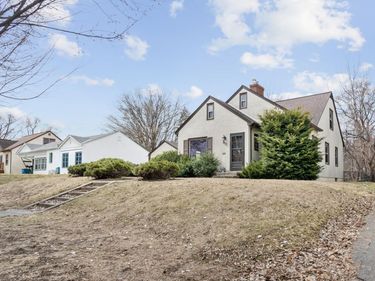 3273 Drew Avenue N, Robbinsdale, MN 55422