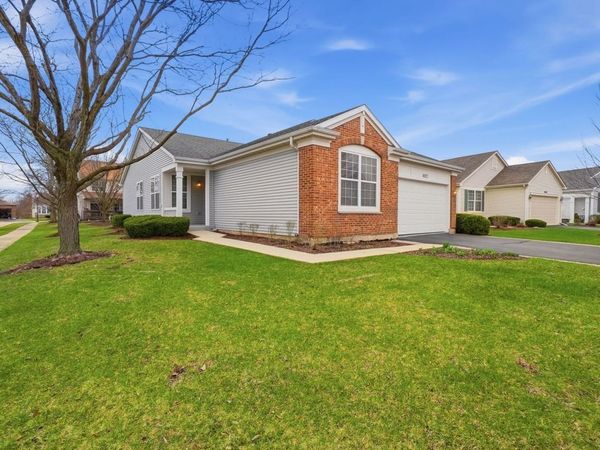 16122 Seneca Lake Circle, Crest Hill, IL 60403