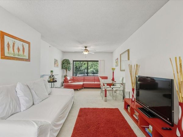 2105 Lavers Circle, Unit 212, Delray Beach, FL 33444