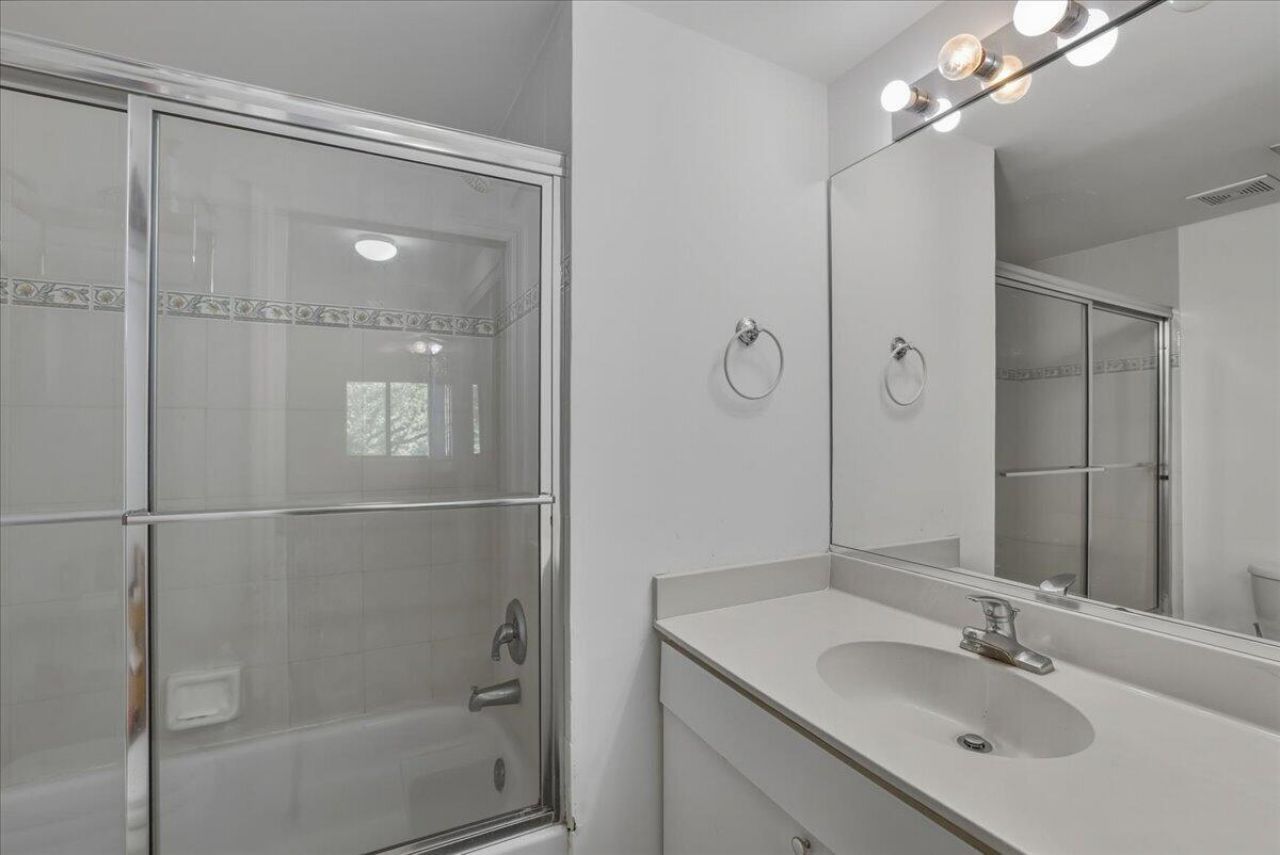 2105 Lavers Circle, Unit 212, Delray Beach, FL 33444 Photo