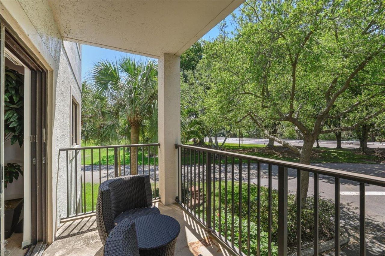 2105 Lavers Circle, Unit 212, Delray Beach, FL 33444 Photo